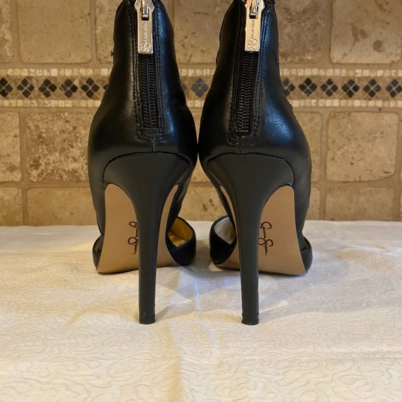 Jessica Simpson | Black High Heels - Picture 3 of 8